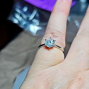 1 Carat Moissanite Ring
